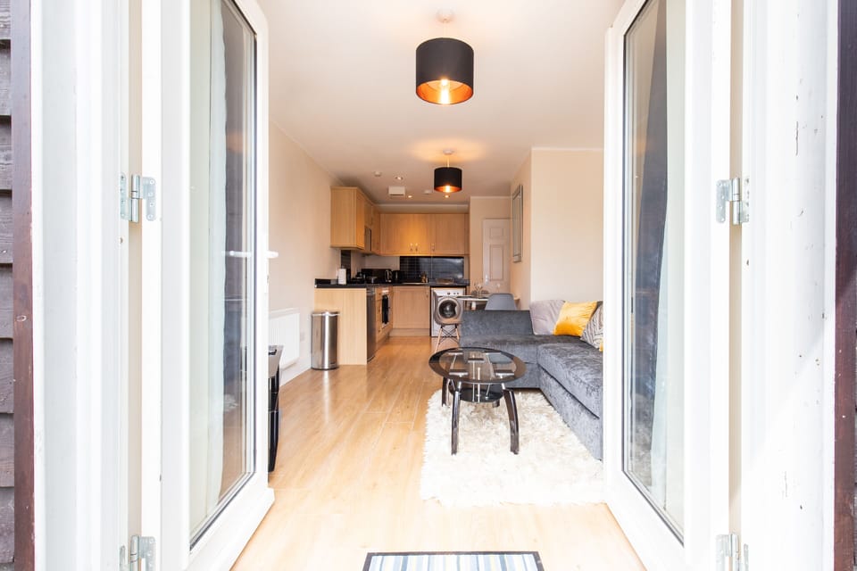 Deluxe Apartment, Private Bathroom, City View | Lounge