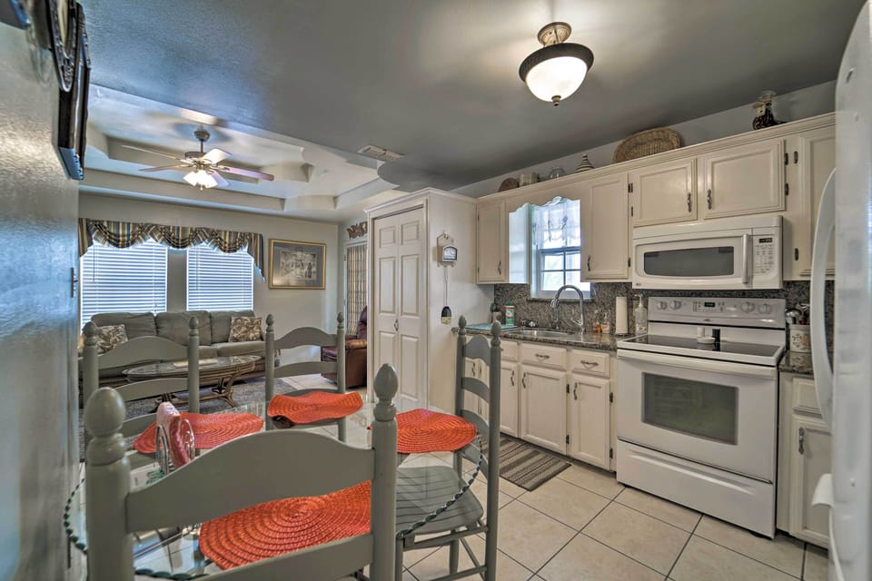 Dining Area | Dishware & Flatware