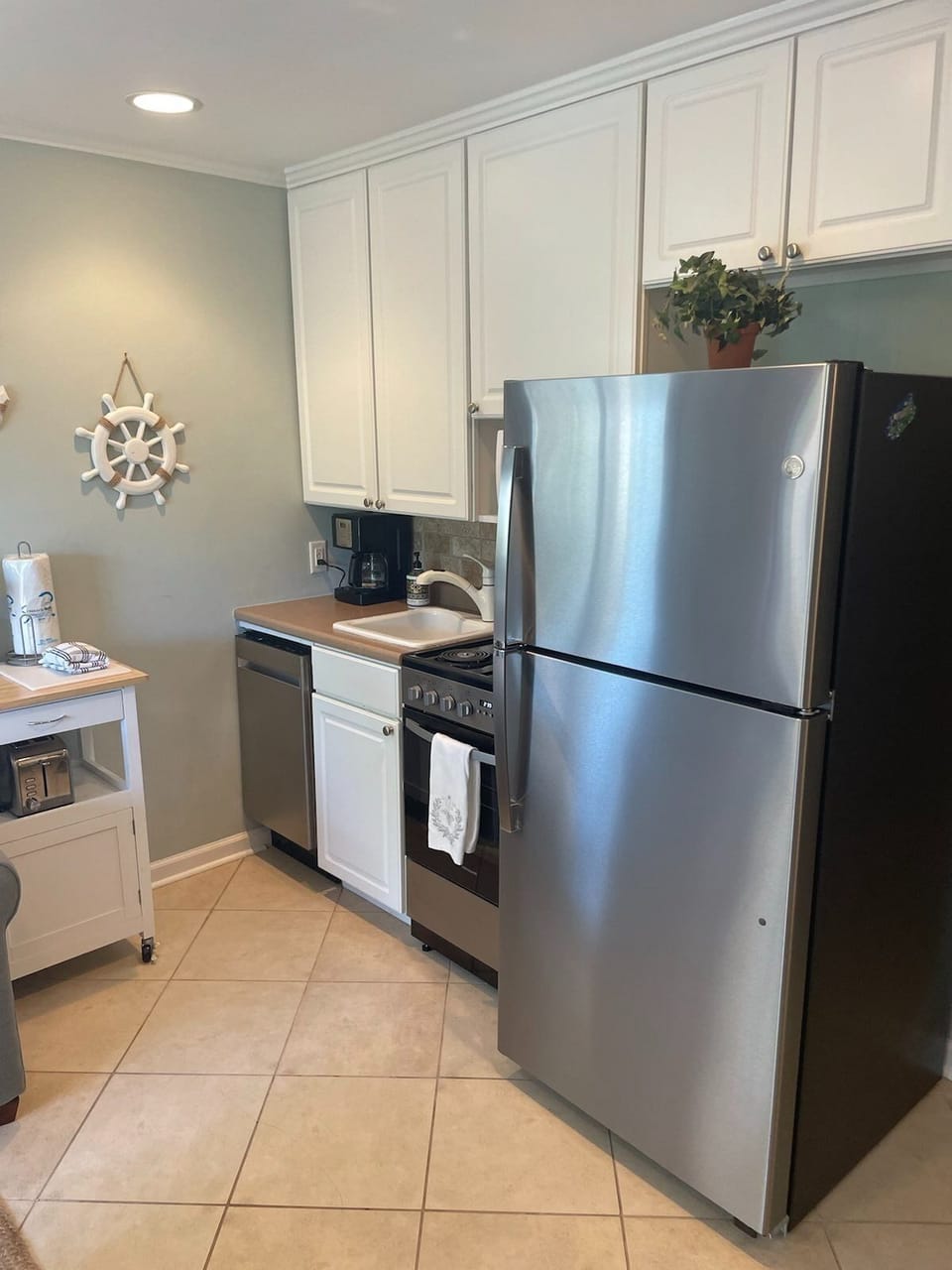 Full kitchen and all the appliances you need
