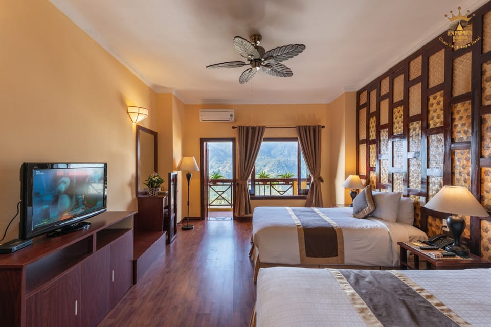 Deluxe Room | Premium bedding, minibar, in-room safe, desk
