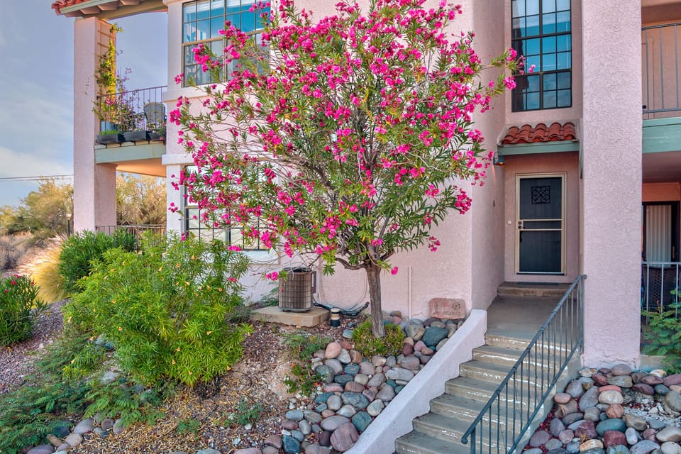 Just 20 stairs from your covered parking space, get you to your hideaway!