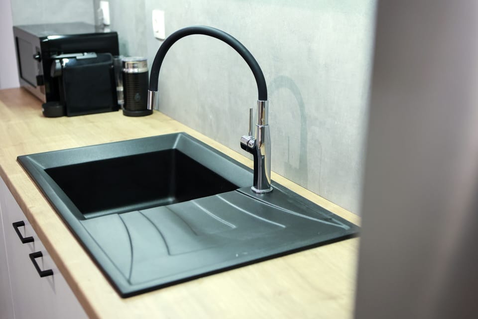 Deluxe House | Private kitchen | Full-size fridge, microwave, stovetop, espresso maker