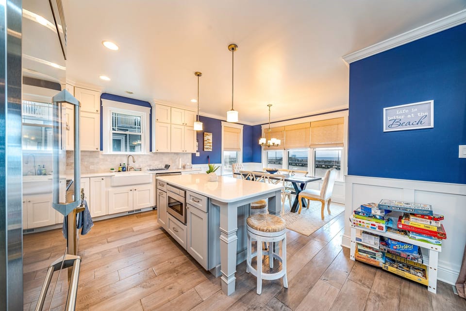 Newly renovated kitchen area with moden appliances
