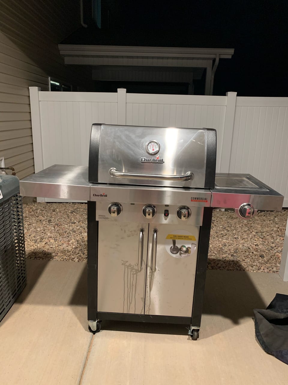BBQ gas grill 