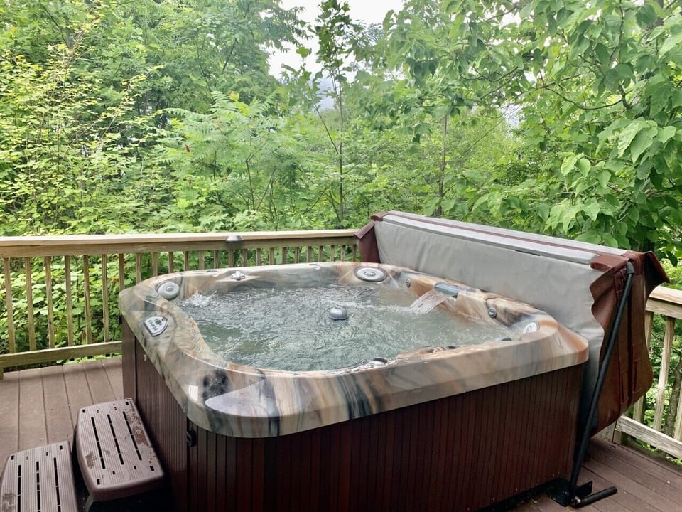 6 person Hot tub