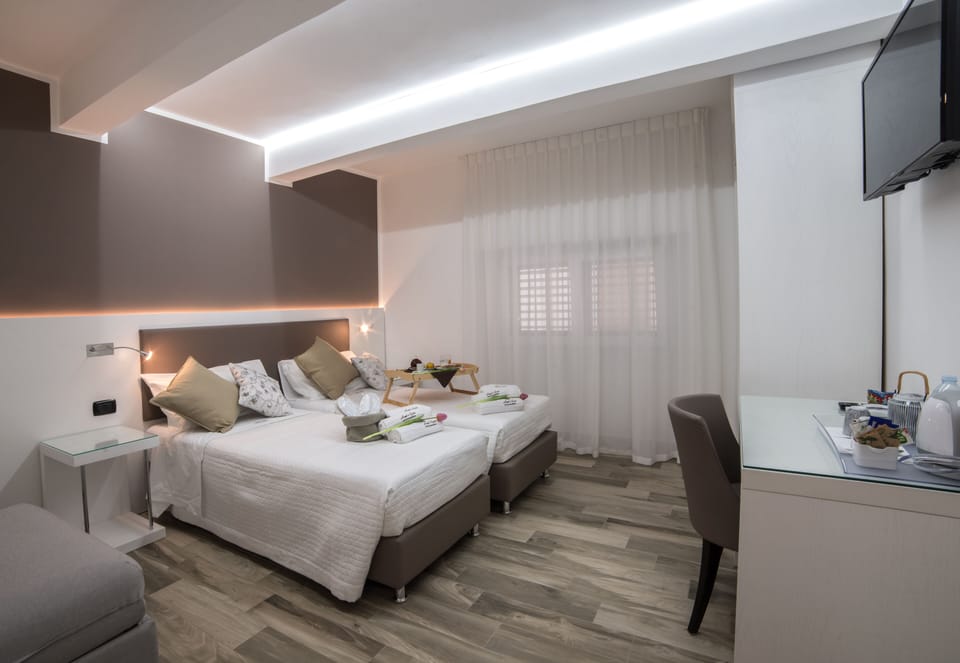 Deluxe Double or Twin Room | Frette Italian sheets, premium bedding, memory foam beds, in-room safe