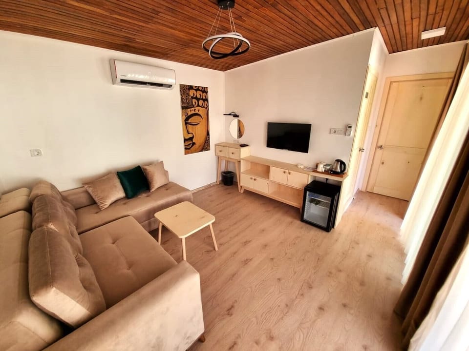 Bahçe Suit- Tiny house | Select Comfort beds, individually decorated, individually furnished