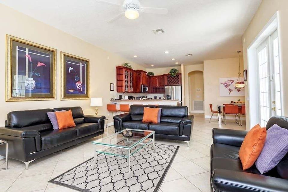 Large Open Plan Family Room and Kitchen