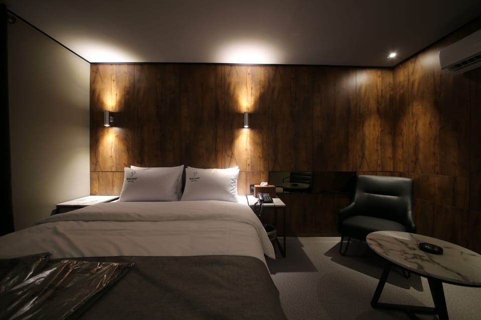Standard Room | Blackout drapes, free WiFi