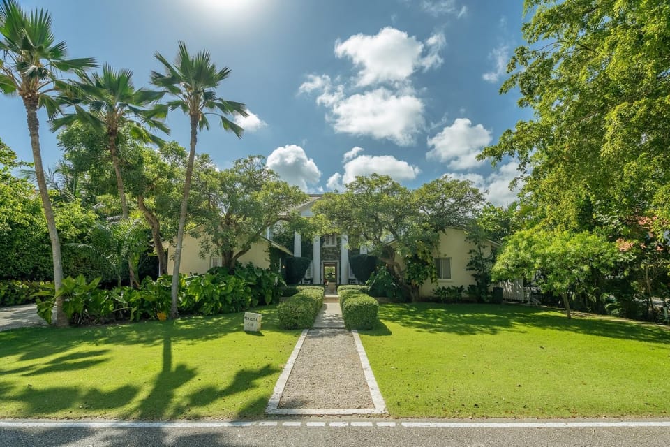 Tortuga C35 - Luxury golf villa with private pool and staff near private beach (6163)