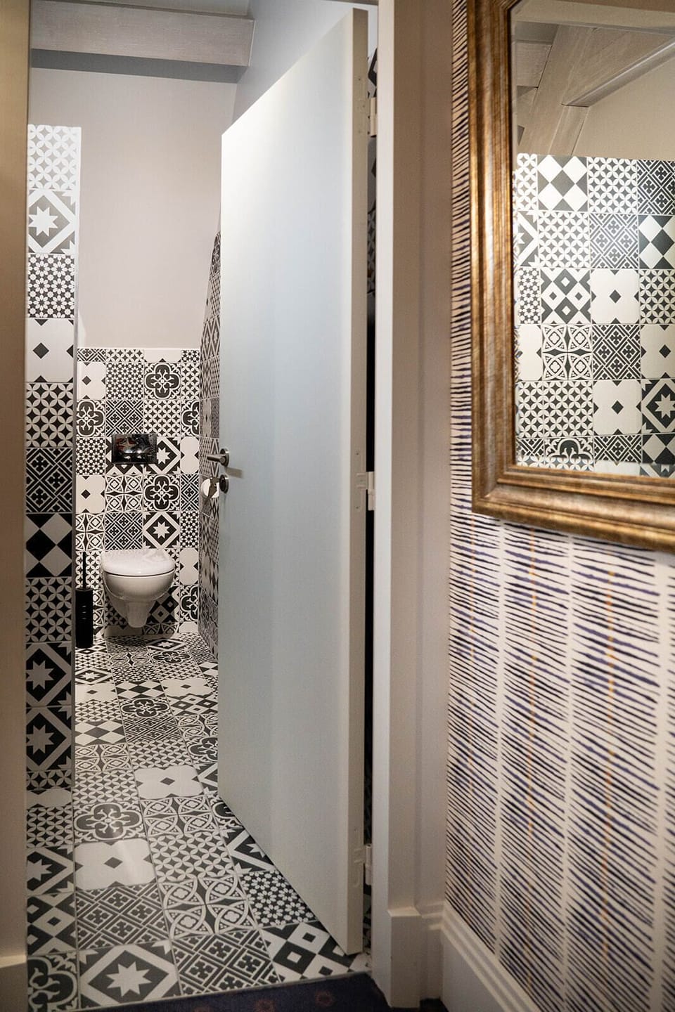 Free toiletries, hair dryer, bathrobes, towels