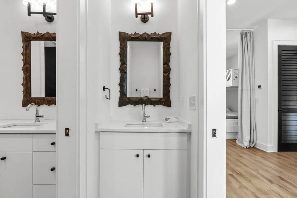 Second floor hallway bathroom