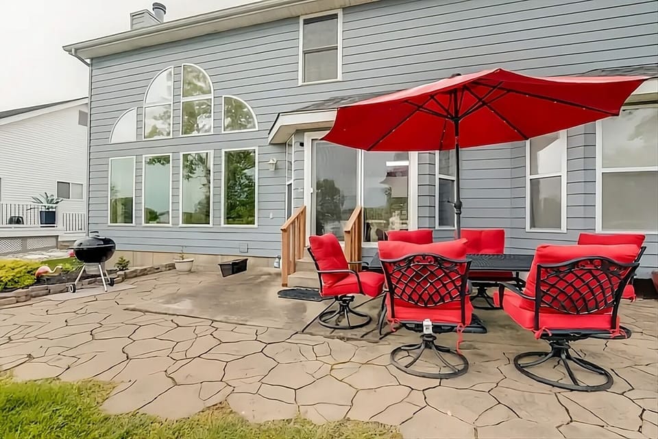 Pation with Barbeque Grill over looking the Golf Course.