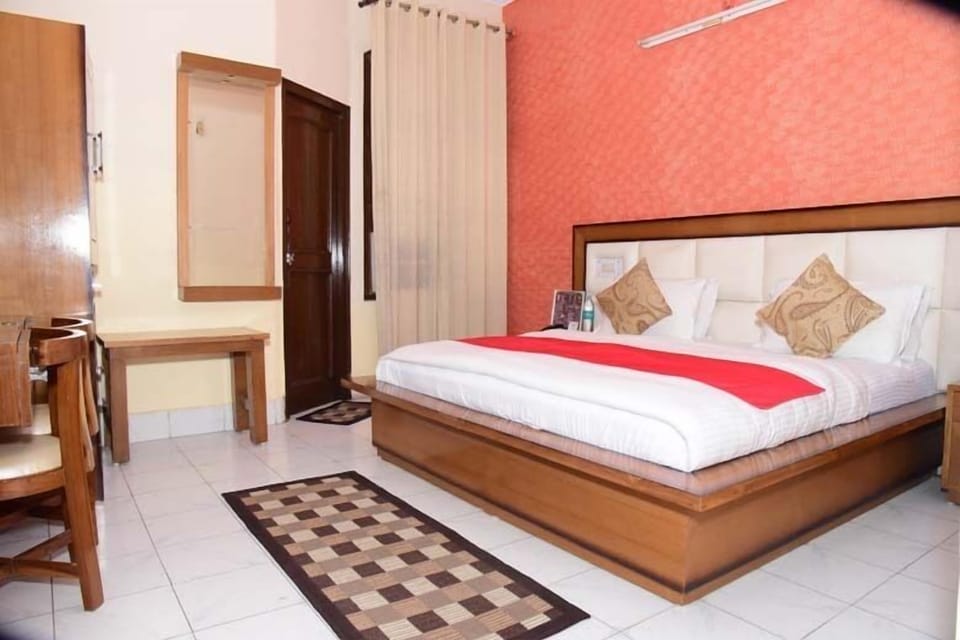 Super Deluxe Room | Desk, free WiFi