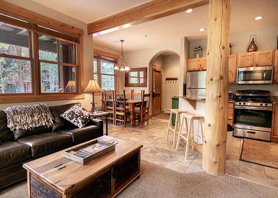 Condo, 2 Bedrooms | Living room | TV, fireplace