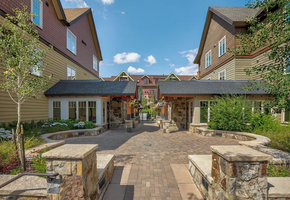 Condo (2 Bedrooms) | Property amenity
