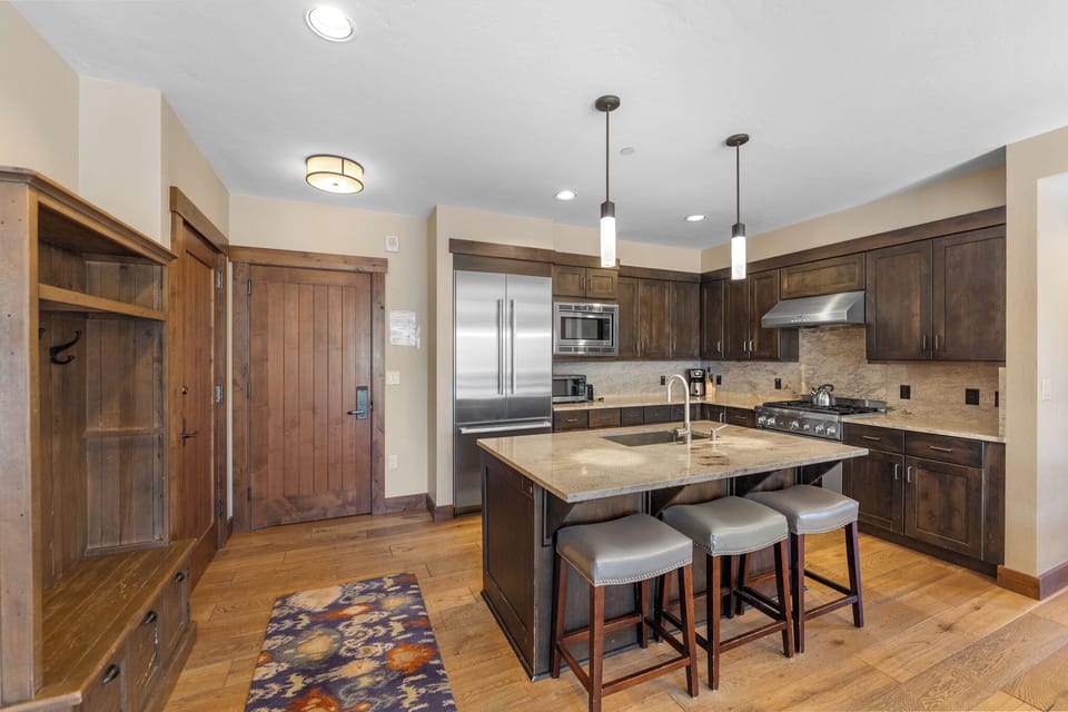 Condo (2 Bedrooms) | Property amenity