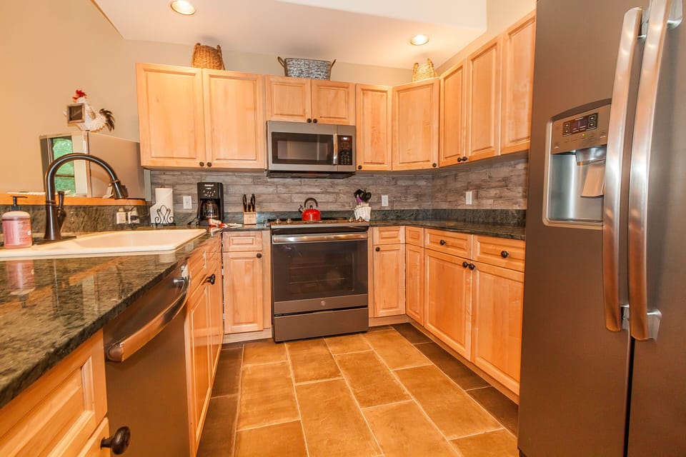 Condo, 2 Bedrooms | Private kitchen | Oven, toaster, cookware/dishes/utensils