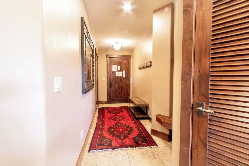 Condo (2 Bedrooms) | Property amenity