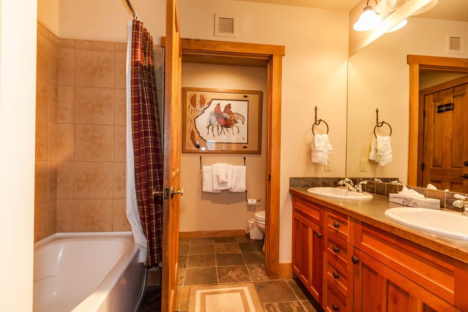 Red Hawk Lodge by Summit County Mountain Retreats Apartment in Keystone