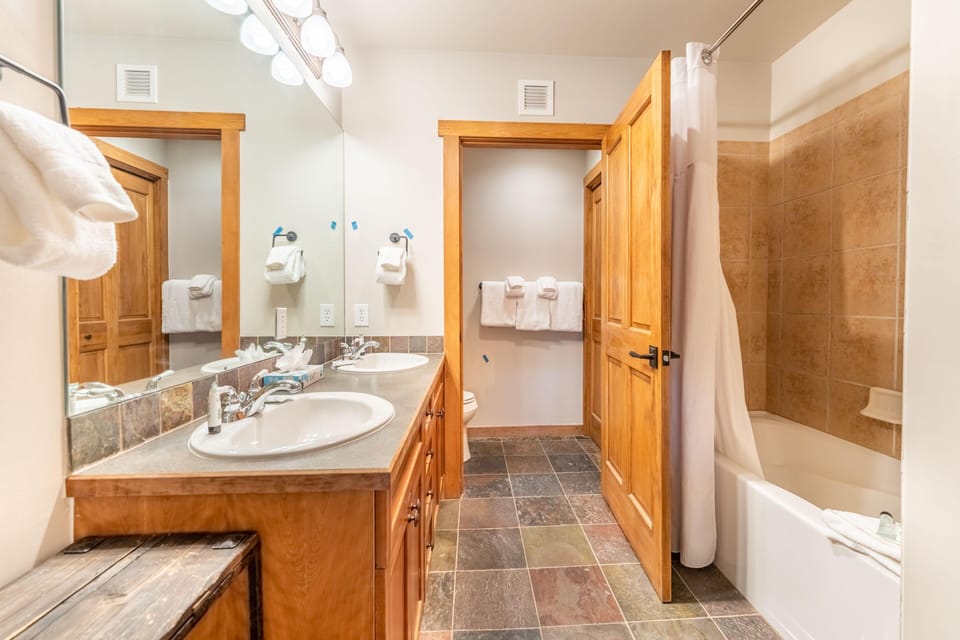 Red Hawk Lodge by Summit County Mountain Retreats Apartment in Keystone