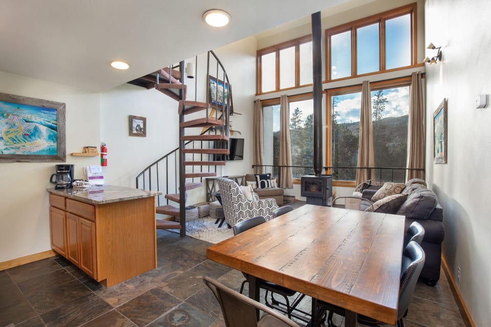 Condo, 2 Bedrooms | Dining