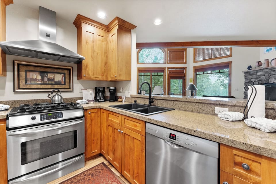 Studio (3 Bedrooms) | Property amenity