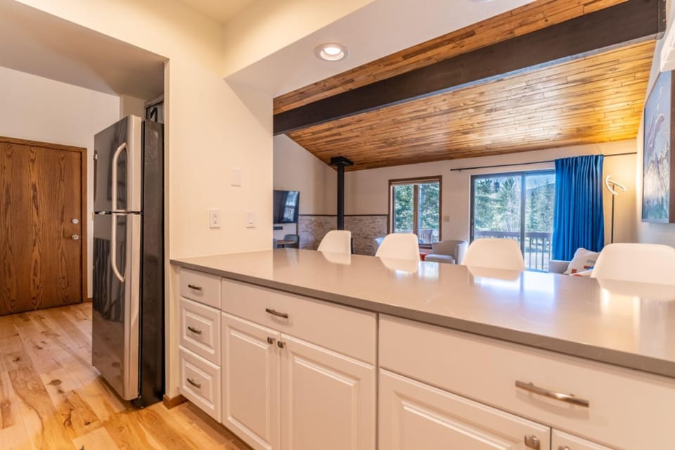 Townhome, 3 Bedrooms | 4 bedrooms, individually decorated, individually furnished