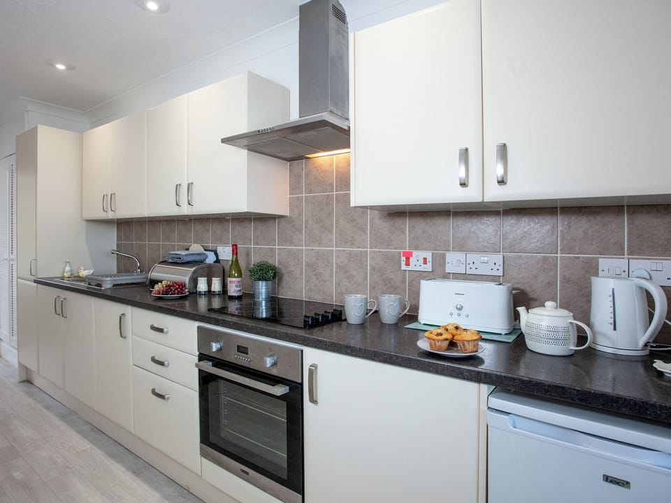 Kitchen | Seagulls Rest - Harbourside Holiday Apartments - Seagulls Rest, Paignton