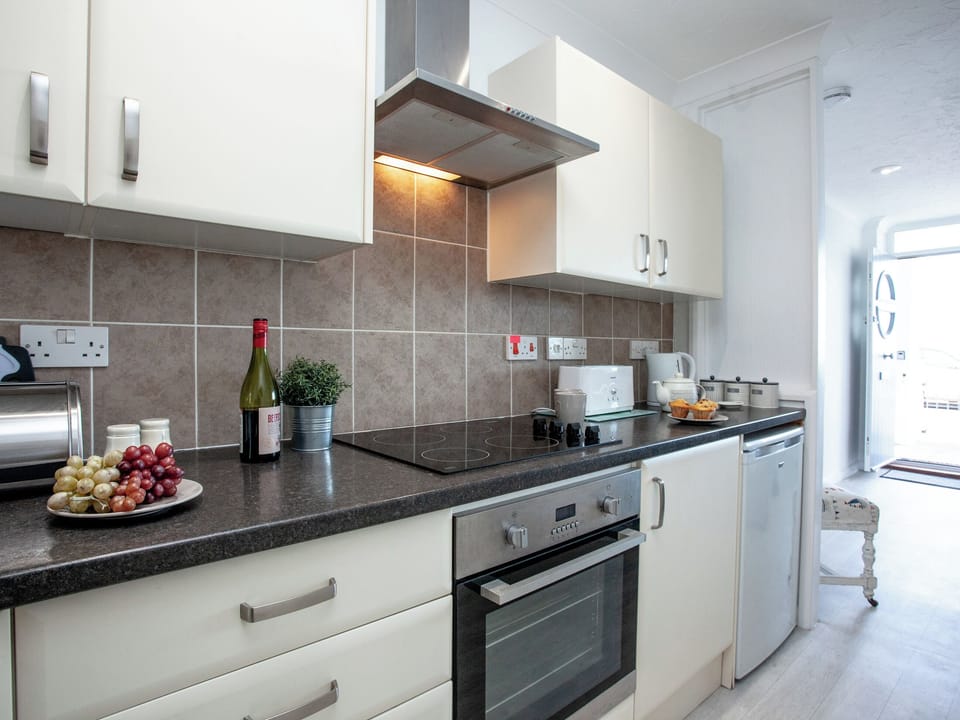 Kitchen | Seagulls Rest - Harbourside Holiday Apartments - Seagulls Rest, Paignton