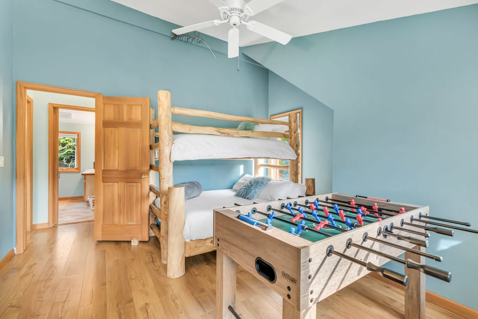 Twin/Queen bunk beds