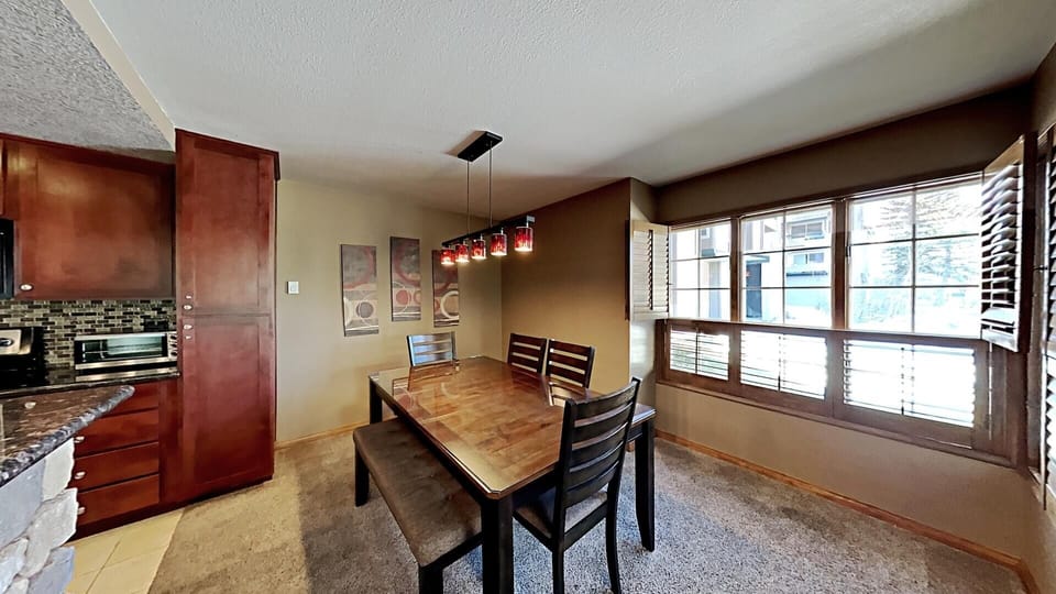 Full Dining Room for Holiday Meals with Friends and Family