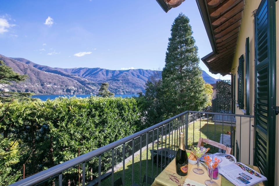 Family Apartment, Multiple Bedrooms, 2 Bathrooms, Beachside (Regina Villetta) | Balcony