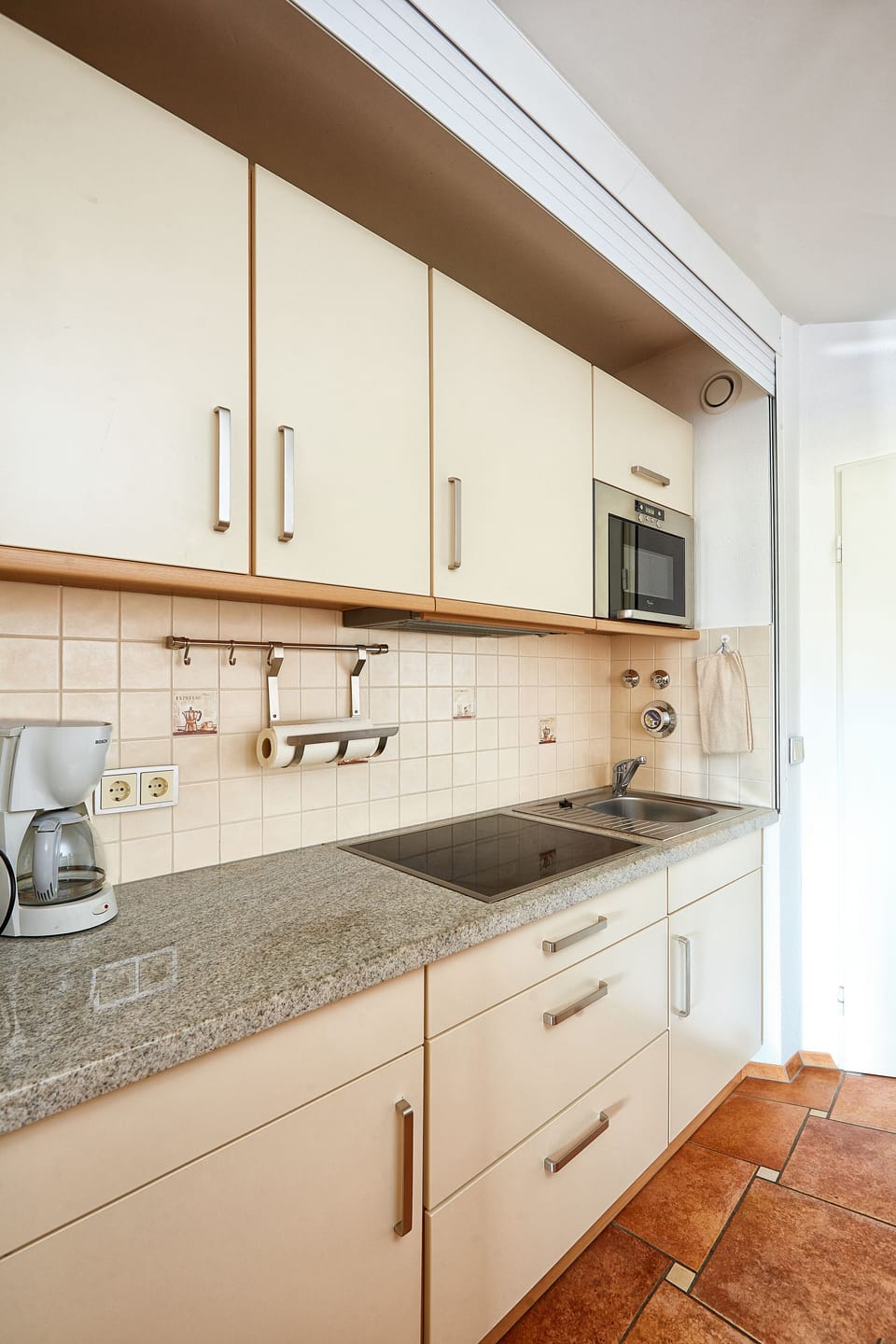 Comfort Double Room, 1 Double Bed, Private Bathroom, Courtyard View | Private kitchenette | Full-size fridge, oven, stovetop, coffee/tea maker