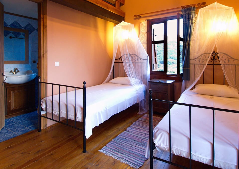Villa Galania, Armeni, Crete; Twin bedroom