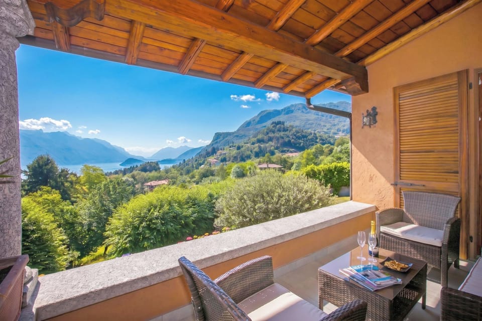 Family Villa, 4 Bedrooms, 2 Bathrooms, Mountainside (Villa Lakecomo - Ritrovo) | Outdoor dining