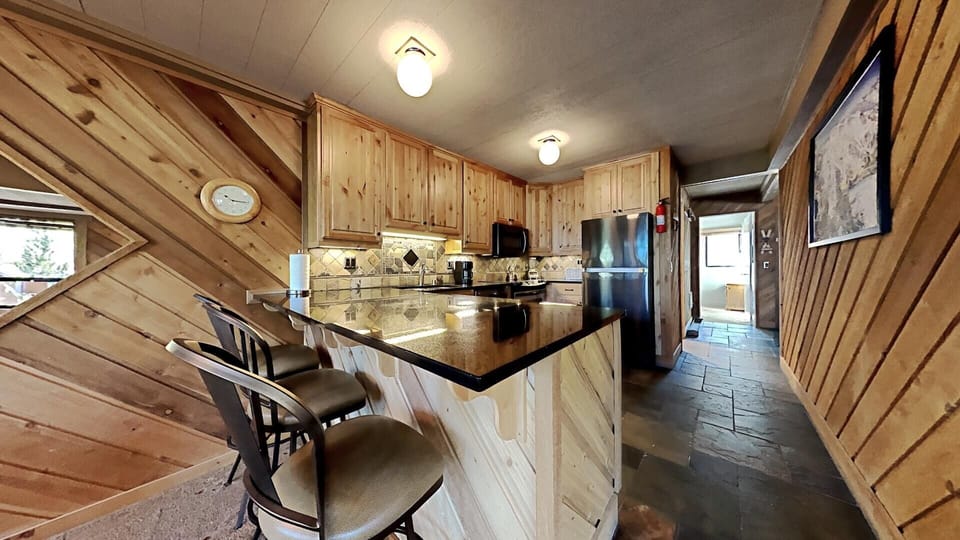Condo, 2 Bedrooms | Private kitchen | Fridge, oven, coffee/tea maker, toaster