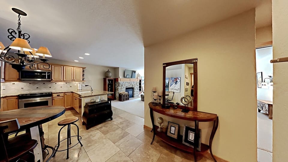 Condo, 1 Bedroom | Private kitchen | Fridge, oven, coffee/tea maker, toaster