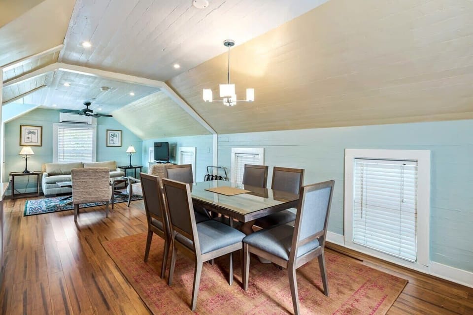 Dining Table - Seating for 6