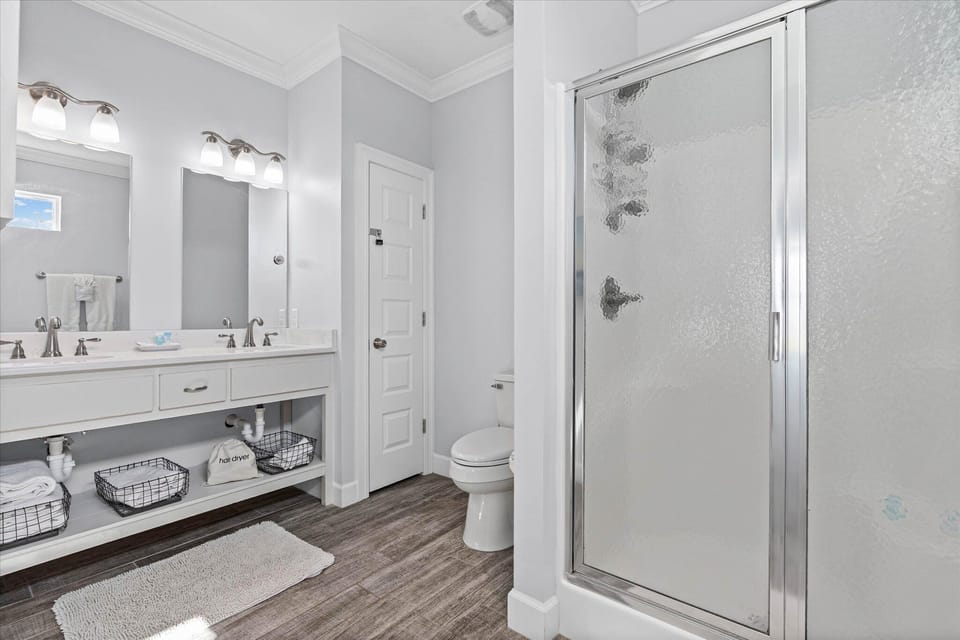 The Blue Crab SE Private Bathroom