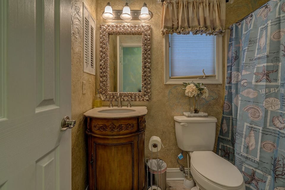 Main level hall bath
