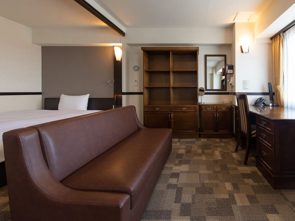 Premium Single Room, Non Smoking | Desk, WiFi, bed sheets