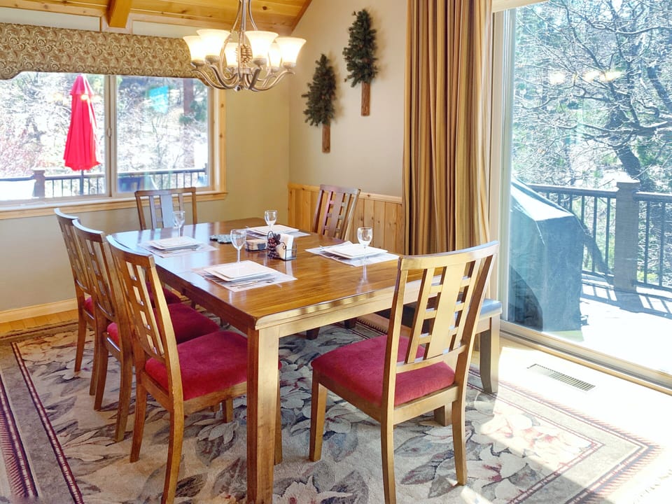 Dinning Area with Views