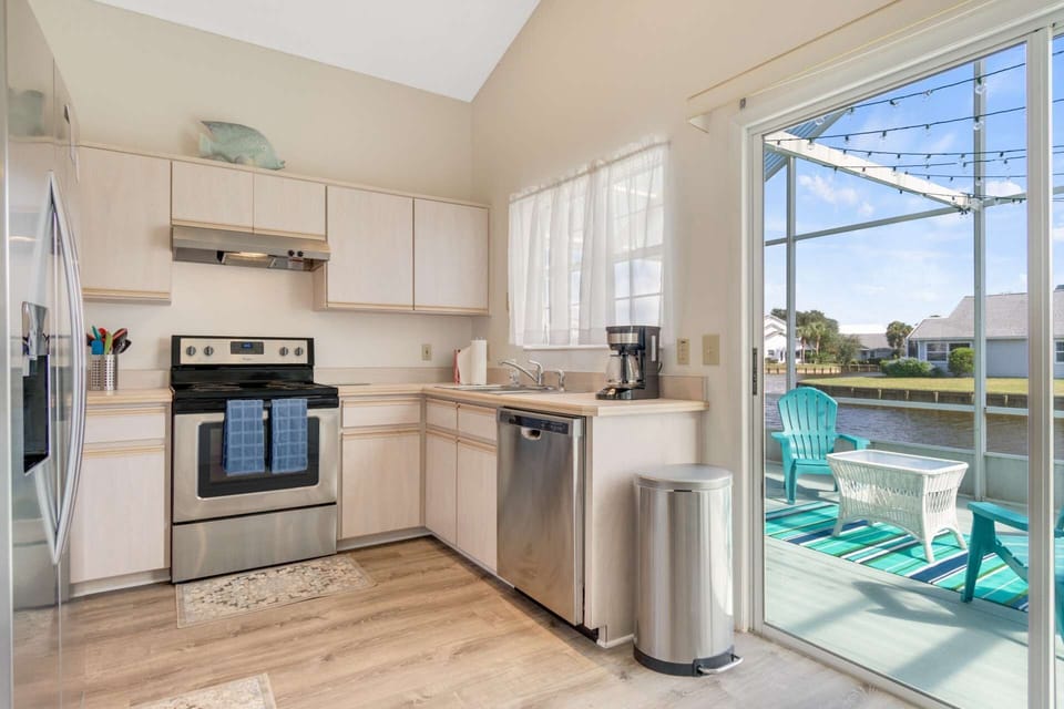 Get ready to whip up your favorite dishes in this fully stocked kitchen, equipped with everything you need to cook, bake, and entertain!