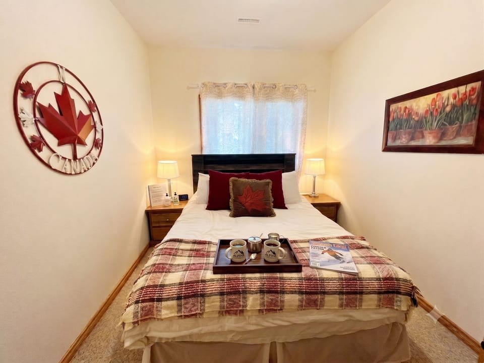 The Queen Room - Lower floor