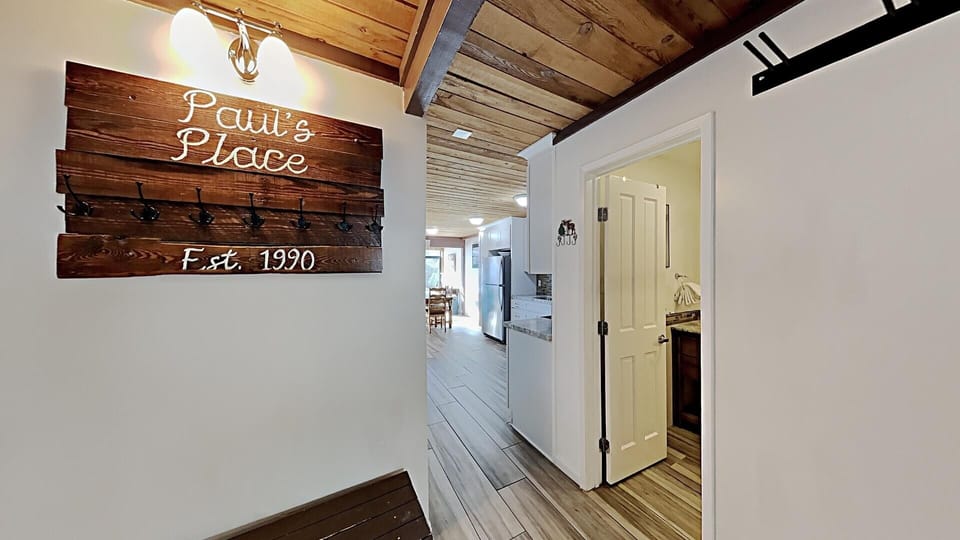 Condo, 2 Bedrooms | Interior