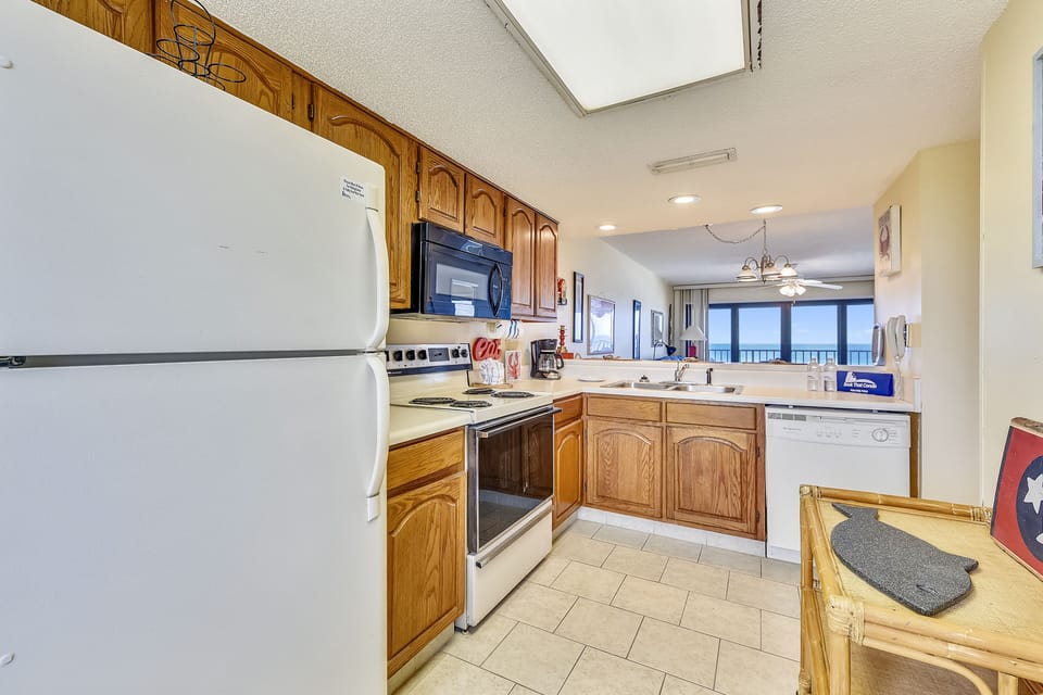 Fully Stocked Kitchen