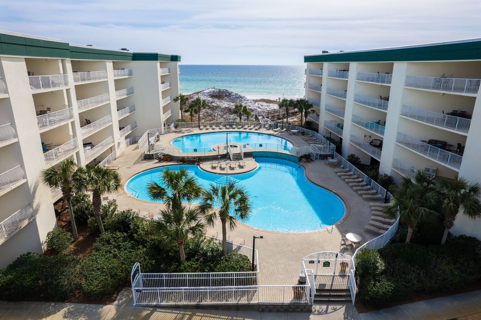 Family-friendly resort with a stunning view from building C