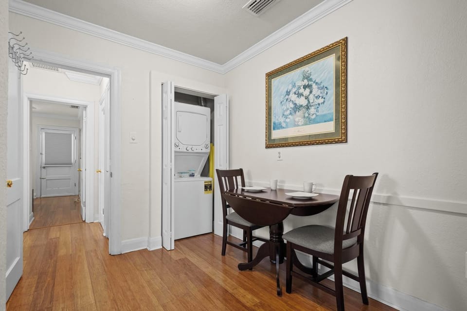 Dining for two with laundry