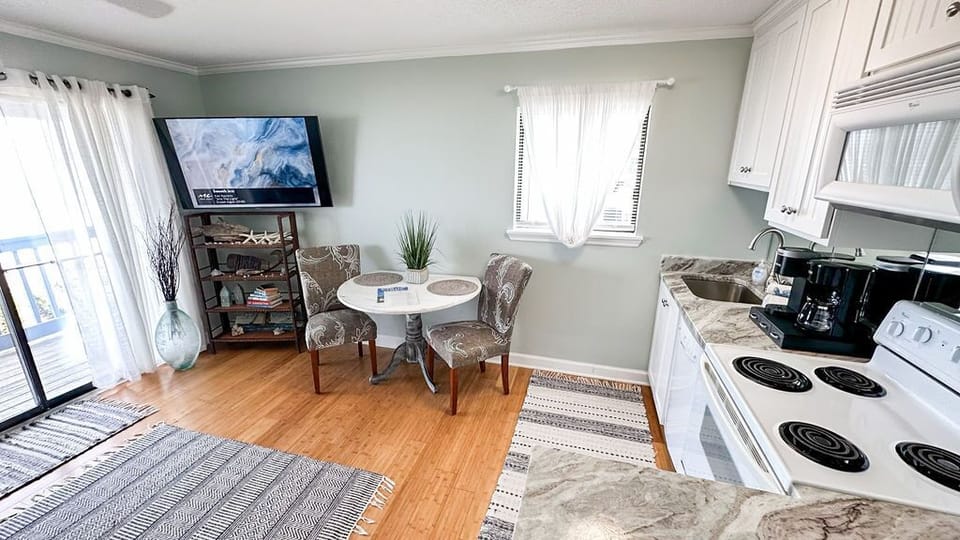 B313 - Tybee for Two